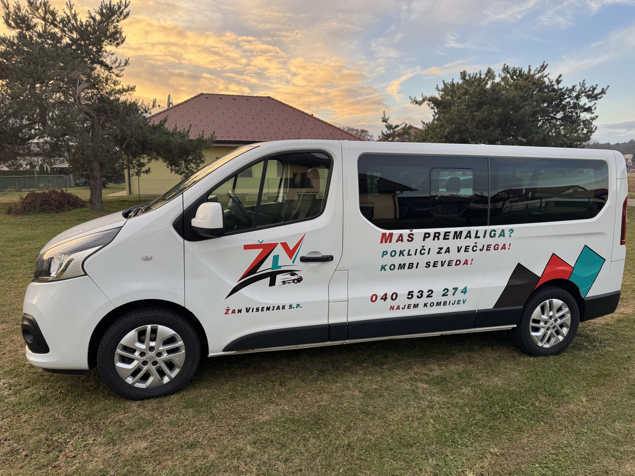 Najem Potniškega Kombija Renault traffic 1.6 Podaljšana verzija